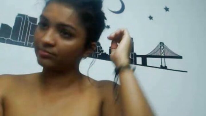 Wanafunzi wa Urusi wanafanya ngono isiyo na maana katika nyumba huko Maryina Roshcha.