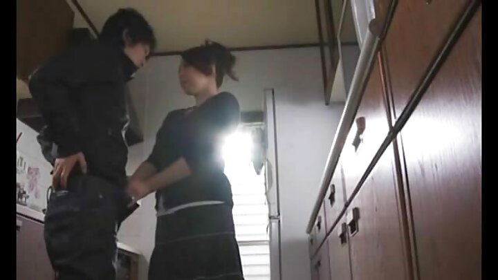 Filamu: Mambo ya Ngono ya Familia ya Ufaransa (na uandishi wa Kirusi)