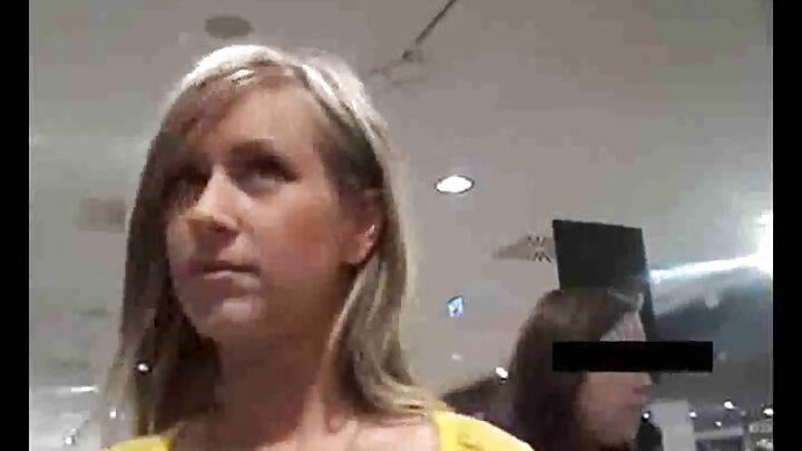 Msichana wa Urusi mwenye umri wa miaka kumi na minane alifanya ngono ya mkundu na mzee Woodman.