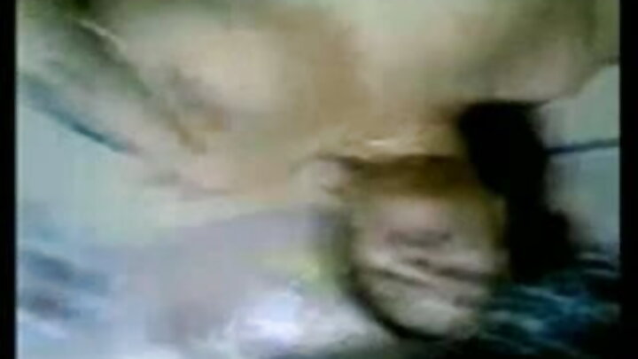 Tako kubwa la Vicky Chase lenye rangi ya hudhurungi linamridhisha mpanda baiskeli bila kufanya ngono ya mkundu