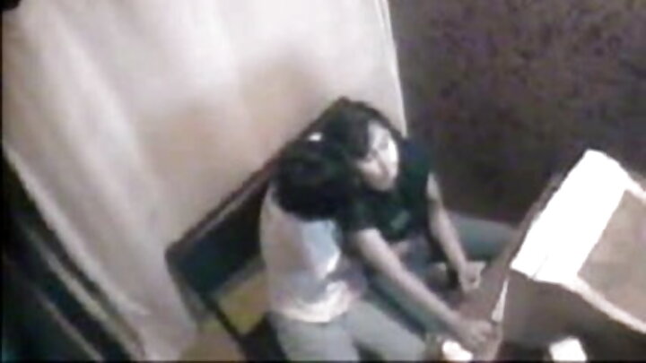 Mtumwa wa Urusi Syoma kwa utiifu anamtii bwana wake na anaugua kutokana na mkundu uliokuwa kwenye mkundu wake.