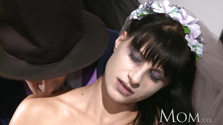 Mhudumu wa ndege kutoka Czech alipata pesa kwa kufanya mapenzi na dereva wa teksi.