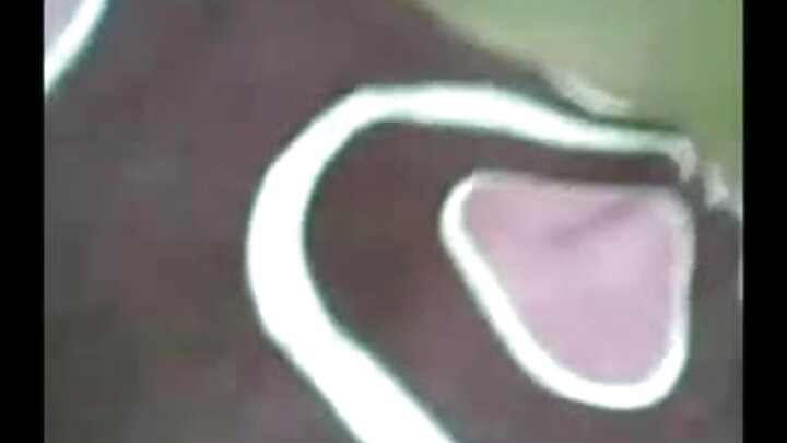 Mpiga plasta mkali wa Urusi alimlawiti mwanamke mwembamba asiye rasmi mezani na kufunika nywele zake na manii.