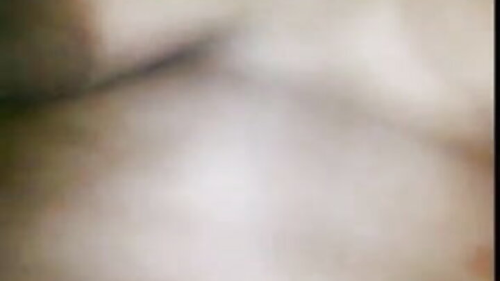 Mke mrembo Lumi Ray, kwa ruhusa ya mumewe, analala na mtaalamu wa kemia.