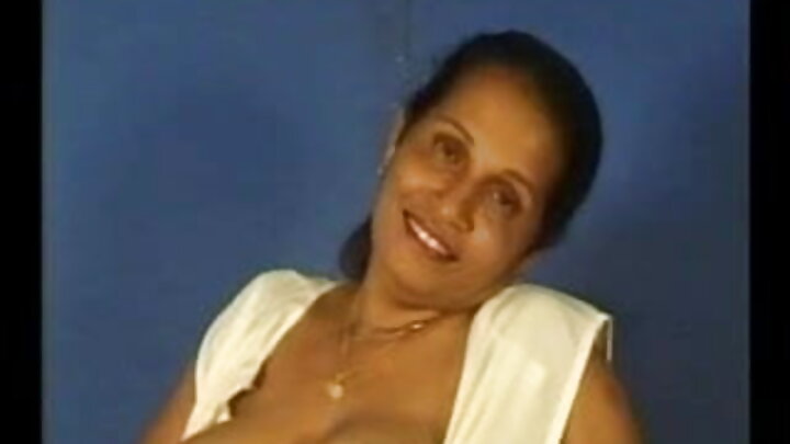 Mpiga picha mbunifu alimtengenezea rafiki mwenye ndevu na mama mkubwa.