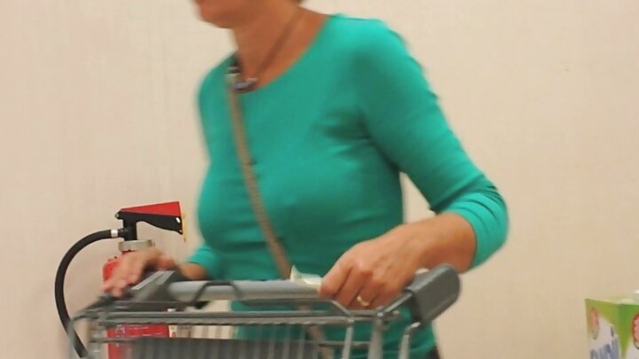 Katibu kijana analala na bosi wake kwa siri kutoka kwa mkewe