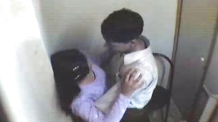 Katika danguro la Czech Ndoto, kila mtu hupigwa na genge, akiwemo keshia mzee.