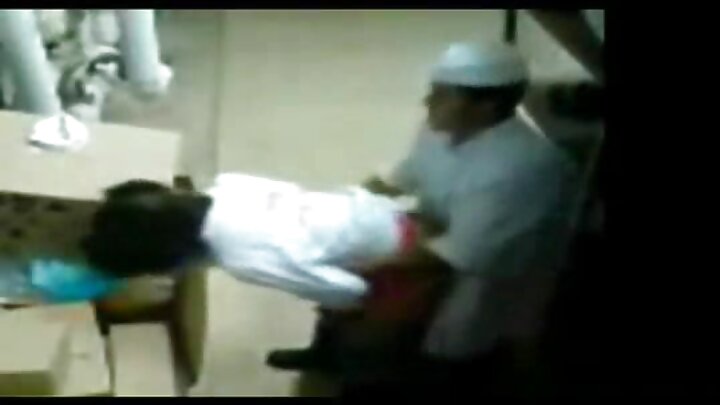 Kijana wa Urusi alifanya ngono ya kikundi cha walevi isiyo na maana