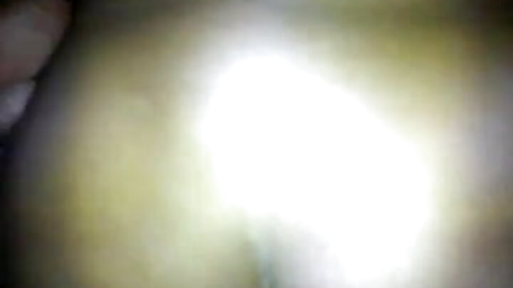 Chui mwenye meno makali ananaswa kwenye uume na matako na anapata uume mdomoni mwake.