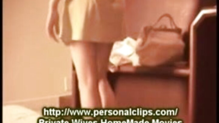 Picha Kati ya Mama wa Miaka 60 na Mwanawe Asiye wa Kawaida Yaishia kwenye Ngono ya Moto (Tafsiri ya Kirusi)