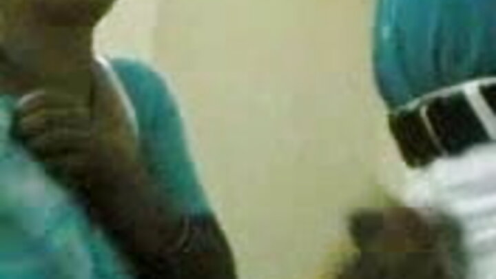 Alimkamata mama yake wa kambo akifanya mapenzi na mwanaume mweusi, lakini hakumwambia baba yake