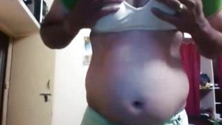 Masaji ya kawaida yaligeuka kuwa kitu zaidi na mwanafunzi mrembo wa Urusi.