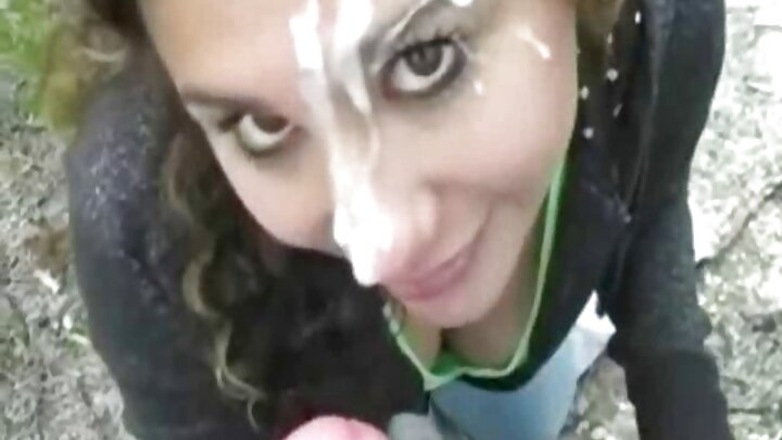 Mwanamke Mfaransa Laure Zecchi alikuja Woodman kwa ajili ya dozi ya mkundu mara mbili