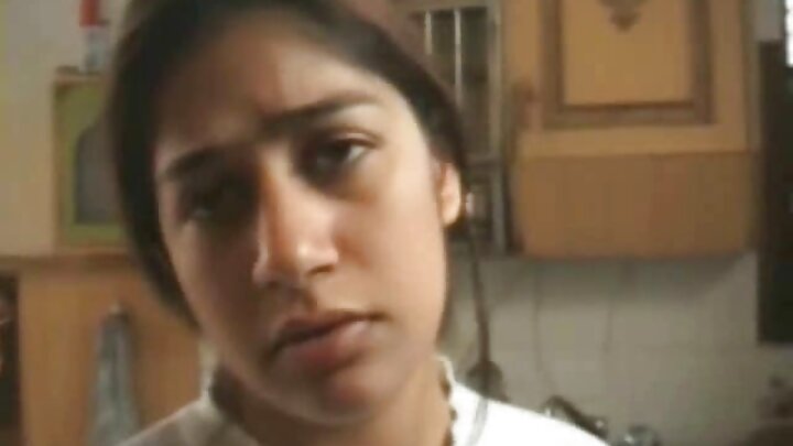 Kutokwa na uume mzuri wa mtoto wa mazoezi ya viungo na matako mazuri