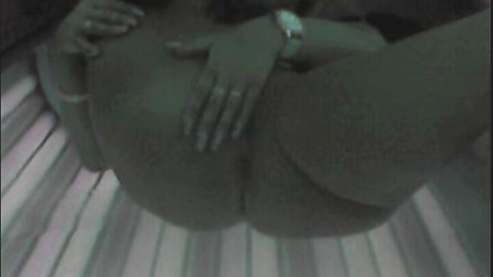 Bosi jasiri Yuri Mikhailovich anamnyonya katibu wake aliyeolewa.