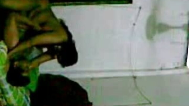 Ninapohitaji pesa za pombe, mimi huja kwenye sherehe ya kutupwa.