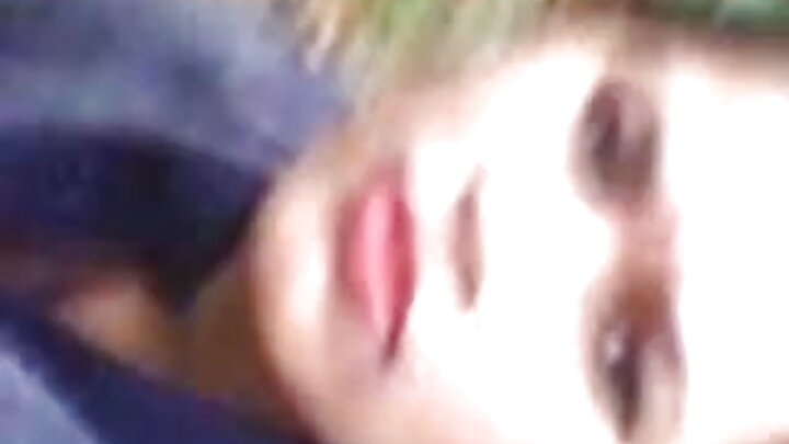 Katibu wa Kiukreni anamtongoza bosi wake kimahaba na kwa uzuri kwenye dawati lake