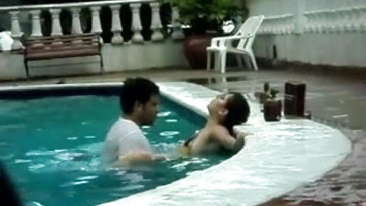 Mfanyabiashara mnene alimrarua katibu wake kwa nyongeza.