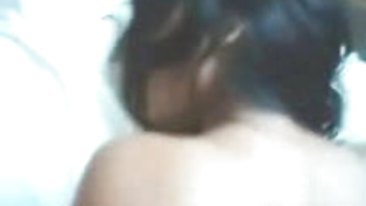 Walikuwa wakipanga kwenda kwenye sinema, lakini waliishia kufanya ngono haraka bafuni karibu na sinki.