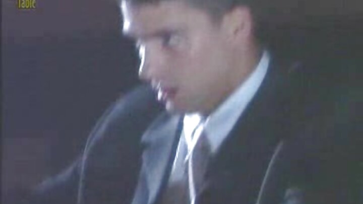 Warembo warembo Alyssa Reece na Cassie Del Isla walimchukua mwanaume na kuwafurahisha mashoga yao yaliyolowa kwa uume