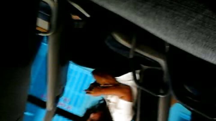 Msichana wa shule mwenye umri wa miaka 25 alishtushwa na upotovu wa mkundu wa mwalimu wake