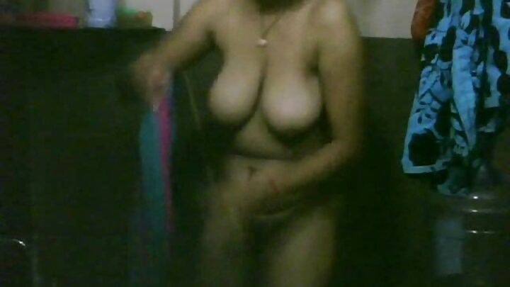 Alirarua tights zake na kumtia uume wake