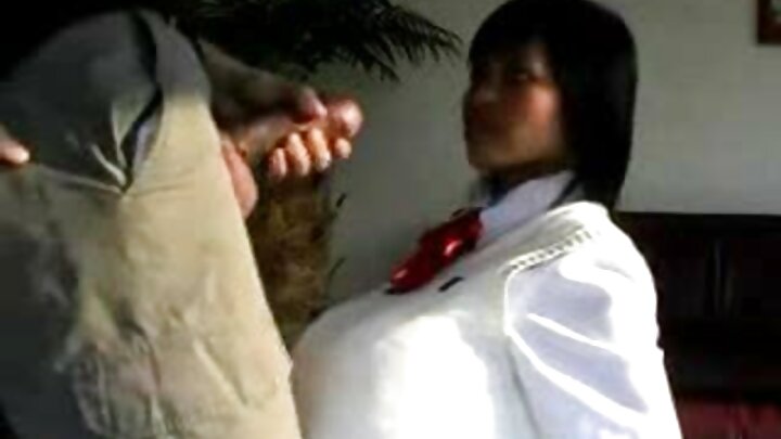 Walichora tatoo ya kipepeo kwenye matako ya mteja na kumlawiti. Ponografia kutoka kwenye chumba cha kuchora tatoo huko Kemerovo.