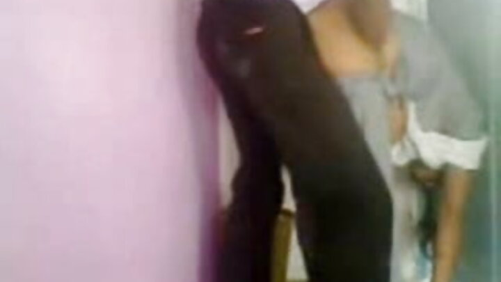 Wasichana walikuwa na hamu kubwa ya ngono kiasi kwamba walikubali kufanya ngono ya watu watatu na kaka yao wa kambo.