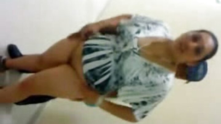 Matako ya manyoya ya bibi mwenye umri wa miaka 73 ni zawadi yangu ya siku ya kuzaliwa.