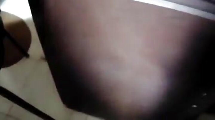 Mtayarishaji bandia alimdanganya mwanamke kijana mjinga kufanya naye mapenzi, akimwahidi jukumu la filamu.