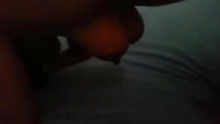 Rafiki anamlamba mke wa ngono mlaghai asiyeshiba huku mumewe akirekodi filamu