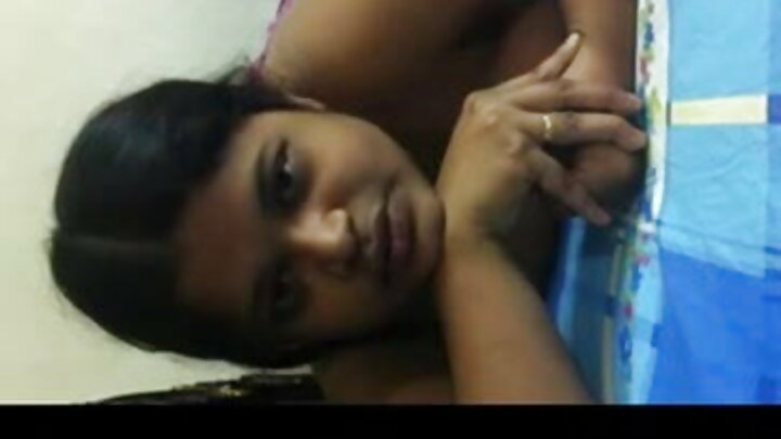 Shujaa mkali wa Urusi na mkewe mjamzito wanafanya hivyo kabla ya kulala.