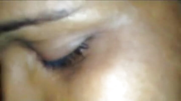 Msichana mtamu wa Kicheki anamlawiti mwanaume kwenye sherehe ya Woodman.