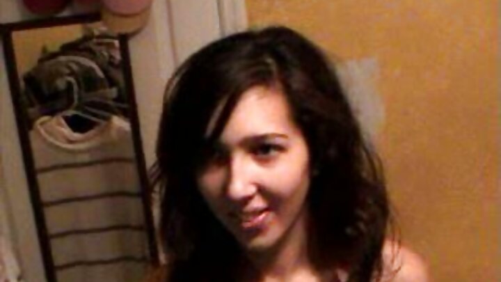 Dereva wa teksi bandia wa kike alijitoa kwa mteja aliyekuwa kwenye kiti cha nyuma.