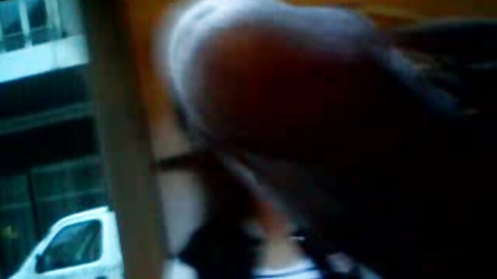 Mama wa nyumbani mwenye kukata tamaa Margo alitosheleza hamu yake ya ngono na jirani