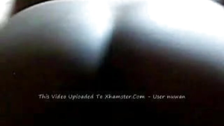 MSICHANA mnene mwenye matiti makubwa anajua jinsi ya kutoa huduma bora kwa wateja.