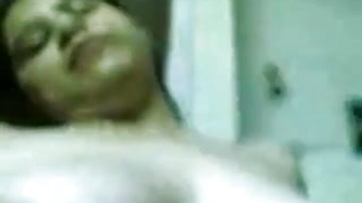 Rafiki yangu mkubwa alinitongoza kwenye mkundu, akanikojolea mdomoni, kisha akawaruhusu mbwa kuingia...