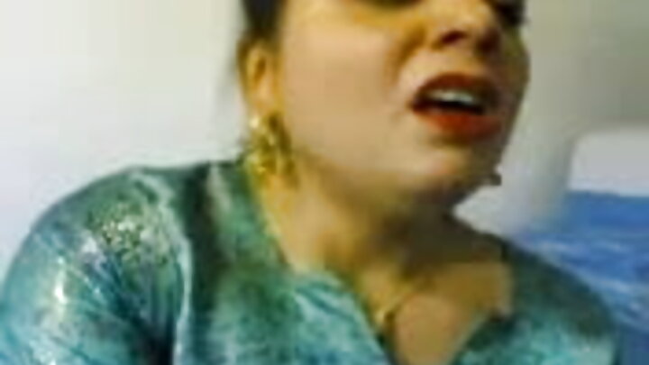 Mwanaume mmoja alimshawishi mwanamke kijana ambaye hakumjua amwonyeshe matako yake akiwa amevaa leggings na kupanda uume wake ili apate pesa.