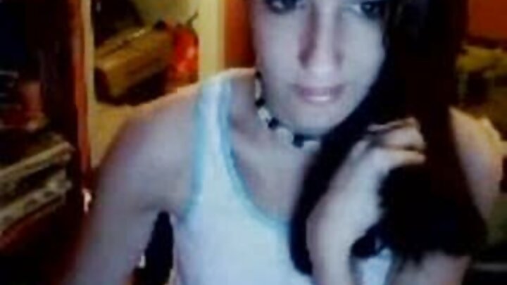 Mtu aliyechorwa tatoo Lucy Cat alilipia maisha yake ya kifahari kwa kuparamia matako