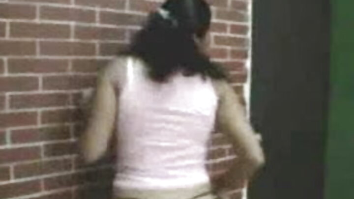 Msichana alitaka kufanya yoga nje, lakini alipata tu ngono.