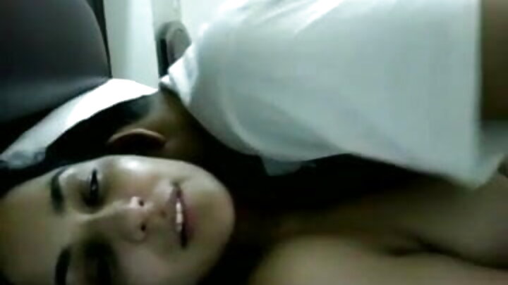 Hatujamlisha kwa wiki moja! Nipe kitu cha kula, uume unanifanya nitake kutapika