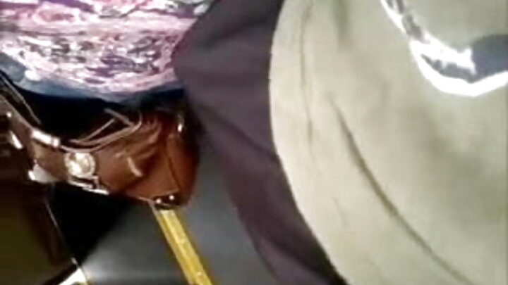 Ngono isiyo ya kawaida ya nyumbani ya wanandoa wachanga wa Urusi.